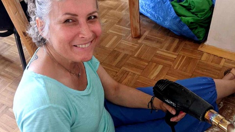 Mimo walki z nowotworem, pani Magdalena z Torunia nie zamierza się zatrzymać. Fot. Joanna Ossowska