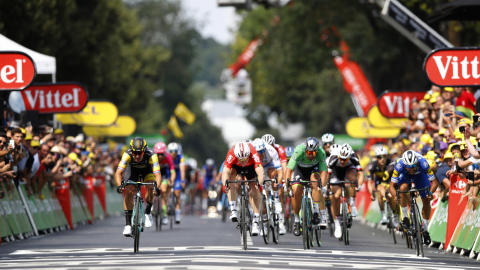Tour de France 2018 - Groenewegen wygrał w Amiens, zmiany w czołówce etapu