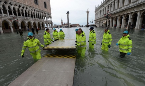 Plac św. Marka zamknięty, 70. proc. historycznego centrum pod wodą. Trzecia powódź w Wenecji