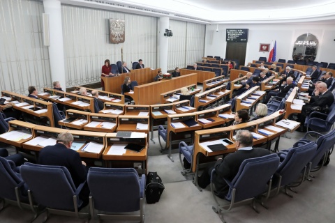 Nowela ustaw sądowych wróci do Sejmu. Senat w piątek ją odrzucił