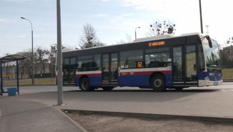 Dłuższe autobusy i tramwaje, więcej kursów. Po interwencji Polskiego Radia PiK