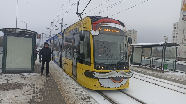 Święta tuż tuż, przynajmniej w Toruniu Kolędowanie na żywo w mikołajkowym tramwaju [zdjęcia, wideo]