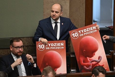 Sejm nie zgodził się na odrzucenie projektów ustaw ws. aborcji w pierwszym czytaniu
